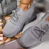 Scarpe da corsa da donna Sneakers con lacci traspiranti alla moda casual 2022 scarpe sportive in maglia estiva scarpe da donna piatte vulcanizzate