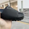 Black Foam Slide tofflor f￶r Man Woman Emblematic Mules Slipper Designer Foamy Runner Slides Lugged Rubber Tread Sole Casual Fashion