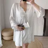 Roupa de dormir feminina para casamento de noiva de cetim 2 peças conjunto de robe quimono com decote em V roupão de banho para dama de honra com alça espaguete camisola íntima