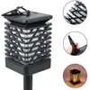 Lampe de lanterne suspendue de jardin à la maison scintillante de lumière de flamme actionnée par énergie solaire imperméable pour la voie de cour