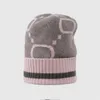 Lyxiga m￶ssa designer stickade hatt m￤n kvinnor mode skid cap unisex m￤rke skalle m￶ssor varm hatt vinter ull kepsar casual bonnet stickade hattar