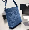 Designer-Leder-Damen-Tragetaschen, Metall-Buchstaben-Einkaufstaschen, Damen-Jeanshandtasche mit hoher Kapazität, Pendel-Tragetaschen, Einzel-Umhängetasche, einfarbige Handtaschen im neuen Stil