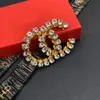 Lusso vero ottone placcato oro rame spille lettera designer con sigillo in acciaio donna uomo perni di marca strass gioielli in cristallo spilla pin sposare accessori da sposa