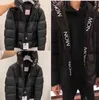 MON 클래식 남성 패션 럭셔리 디자이너 브랜드 다운 재킷 Parkas Man Epaulettes 트렌드 겨울 따뜻한 코튼 재킷 야외 아웃웨어 코트