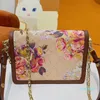 Tasarımcı Zincirleri Crossbody Bag Dauph Omuz Çanta Çiçeği Çiçek Flep Mesaj Çantası Moda Mektupları Hasp Donanım İki Çıkarılabilir Kayış Yüksek