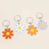 Nyckelringar s￶ta lilla Daisy Flower Keychain Fashion Korean Women Girl Alphabet Letter Bag Keyring Pendant H￶rlurar Fall smycken