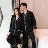 Vêtements de nuit pour hommes Couple 2pcs Satin Pyjamas Set Turn-Down Col ShirtPant Nightwear avec poche Printemps Automne Casual Home Vêtements