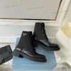 2022 Erkek Kadın Tasarımcılar Rois Boots Ayak Bileği Martin Naylon Çizme Askeri İlham Veren Combat Bouch Çantalarla Büyüklere Bağlı Combat Dana Derisi Ayrılabilir Alt prad