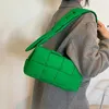 Omuz çantası kış dokuma pamuklu kadınlar çapraz bag tasarımcısı markalar için yastıklı çantalar uzay elleri ve cüzdanlar flep 221015