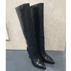 Lady Women 2024 Nuovo stile Stivali ginocchisi brevetti in pelle di pelle di pelle di pecora con tacchi alti con pilastro puntato con punta di piedi per le vette da festa casual Spazia