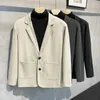 Ternos masculinos Blazer vintage Blazer homem outono de inverno negócio casual engrossar lã de pano de pano jaqueta sólida figurina de bolso de peito de peito homme