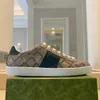 2023 Luxusdesigner Sneaker weiße echte Leder Männer Frauen Freizeitflats Schuhe Python Tiger Blume gestickt