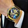 손목 시계 남성용 고급 브랜드를위한 기계적 시계 완전 자동 운동 패션 비즈니스 중공 다이얼 디자인 주간과 야간 스위치