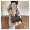 Sacs de qualité de qualité de style automne messager large courroie simple cylothlinder oreille vieux sac à main pour femmes de fleur 60% de réduction sur le magasin en ligne