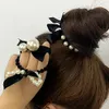 Elastik Saç Bağları At kuyruğu Tutucular 3pcs Saç Aksesuarları Kadınlar İçin Scrunchie Halatlar- Şık İnci Saç Bantları