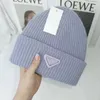 2022 Chapeaux d'hiver pour femme new Pr Bons tricots solid mignon chapeau filles automne tonnes femelles caps chauds chauffe