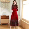 Casual Kleider Herbst Winter Frauen Ethnischen Stil Schlanke Frauen Langes Kleid Samt Druck Weibliche Elegante Damen Formal