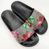 med boxdesigner glider tofflor m￤n kvinnor sandaler blommor r￶d gr￶n bl￥ damm v￤ska skor skriva ut sommar strandmode tr￤nare bred platt brons