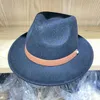 Berets w stylu czarno-białym prostym rondem prostym top Panama Solid Finel Fedora Hat Wool Pu Belt Jazz Bonnet