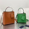 Cüzdan moda omuz debriyaj crossbody kova çanta çanta çanta çanta tote namlu üçgen harf flep cüzdanlar totes kadın çantalar çanta cüzdan