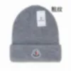 Дизайнерская зимняя вязаная шапочка шерстяная шляпа Женщины Коренерия вязания густые теплые изделия из искусственного меха шляпы шляпы женская капота шапочка 13 цветов PM-7