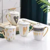 Tasses Jolie tasse de coeur avec couvercle porcelaine or décoration mignon café thé lait tasse bureau Drinkware anniversaire Gfit GCB16463