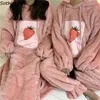 Kvinnors sömn lounge rosa jordgubbe pyjama sätter kvinnor flanell plysch huva tjock termisk söt kawaii nattkläder ruffles byxor lösa dagliga trendiga t221017