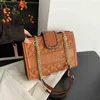 Alta textura feminina caoling trelice mensageiro vermelho grande capacidade de corrente Bolsa 70% de desconto no atacado de lojas