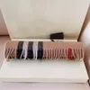 Классический клетчатый дизайнер роскошного дизайнера Scarf 100 Cashmere Tassel Designers Scarfs Scarfs Shawl Sciarpa для зимних женщин и Mens6211899