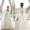 Moderne À Manches Longues Satin A-ligne Robes De Mariée Robes De Mariée Dentelle Appliques Col En V Creux Dos Boutons Ivoire Blanc Couleur Simple Chapelle Jardin Robe De Mariee 2023