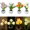 Luci notturne Simulazione LED Lampada da tavolo a forma di tulipano con fiori Vaso di fiori Pianta in vaso Atmosfera Regalo per la decorazione della casa