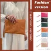 Kvällspåsar Fashion Ladies Solid Color Envelope Bag Hållbara klassiska kvinnor Pu Leather Day Clutch Women Birthday Parts L221014