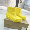 مصمم أحذية النساء أحذية المطر المطاط الشتاء Rainboots منصة الكاحل الانزلاق على نصف وردي أسود أخضر شفاف هلام ug الجوارب البؤرية في الهواء الطلق أحذية wgg 35-40