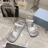 2022 Designe Sandals feminino Couro Plataforma à prova d'água Sapatos de calcanhar áspero Festas de fivela de metal Luxury Sexy Slide Tamanho 35-40