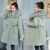 Femmes Trench Coats 2022 Femmes Veste D'hiver 8XL Mince Long Manteau Casual Parkas Grand Col De Fourrure Laine Doublure À Capuche Outwear Coton Chaud Femme