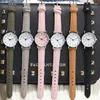 Avanadores de punho Mulheres Relógios Senhoras Pulseiro de ouro rosa Small Leather Straplelet Watch For Girls Gift Relogio Feminino Relógio