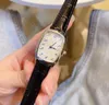 클래식 와인 배럴 쿼츠 시계 여성 지오메트리 번호 손목 시계 레이디 블랙 정품 가죽 얇은 시계 여성 시계 26mm