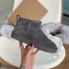 13color Fille Femmes Mini bottes de neige en peau de mouton en peluche bottes chaudes décontractées avec sac à poussière de carte Beau cadeau Australie Court U5854 Doux et confortable garder