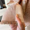Sciarpe di design di lusso Sciarpa versatile da donna Fashion Design Scialle di lana invernale Unisex Lettera Cavallo Elemento Regalo in cashmere a forma lunga