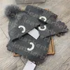 Kvinnor Beanies Set Luxury Letter Wool Scarves Winter utomhus varma stickade handskar