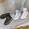 2022 Frühling Herbst Casual High Top Schuhe Frauen Reisen Schnür-Sneaker Designer Leder Mode Lauftrainer Frau Schuhplattform Dame Gym Sneakers Größe 35-40-41