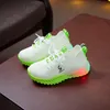 Maat 21-30 LED-schoenen voor kinderen Jongens Girls Verlichte sneakers gloeien voor kind baby met lichtgevende zool 220429