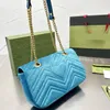 Zincir kadife çanta lüks tasarımcı marka moda omuz çantaları çanta kadınlar mektup çanta telefon çantası cüzdan metalik bayan düz
