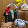 Marinväska kvinnliga designer handväskor äkta läder kors kroppspåsar importerade ko läder lövbara axel rem vävt fyrkantiga påse biet stjärnor bowknot halsdukar totes