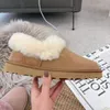 نساء فائقة الثلج Mini Mini Slipper شتاء جديد شهير في الكاحل من جلد الغنم الفراء الحفاظ على أحذية دافئة مع حقيبة غبار البطاقة US4-12 هدايا جميلة