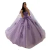 2023 Sexy lila quinceanera jurken kanten appliques kristallen kralen handgemaakte bloemen lieverd baljurk tule vestidos de jurk gast korset terug met cape