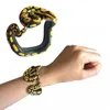 Recuerdos Serpiente falsa Novedad Juguetes Simulación Serpiente Pulsera de resina Miedo Serpiente de cascabel Cobra Horror Fiesta de cumpleaños divertida Juguete Broma Regalos de broma 2509 E3