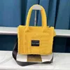 Axelväskor Marc Totes handväskor Tygväskorna Kvinnor Winter Tote Påsar Plush Enkel plysch handväska axel crossbody väska ins lamh handväskor 220917