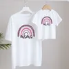 1 pc Rainbow Mother Daughter Tshirts Summer Family Matching Outfits Mom Baby Mommy and Me Cleren Woman Girls Cotton Tops 220531