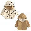 Jackets de casaco de garotas de vento infantil bebês meninas de bolinhas com capuz para fora de casaco de casacos de casacos roupas para crianças roupas 211023